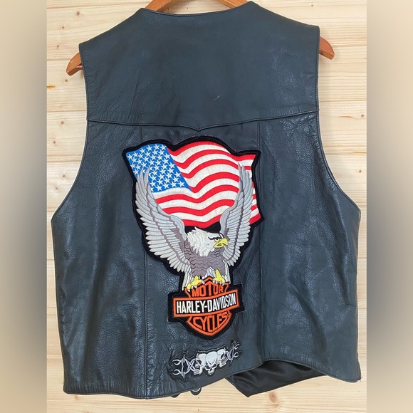 Harley-Davidson Men’s XL Black Leather Vest Pins Patches Motorcycle Biker - Picture 3 of 16